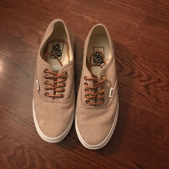 tan canvas vans